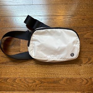 Lululemon belt bag